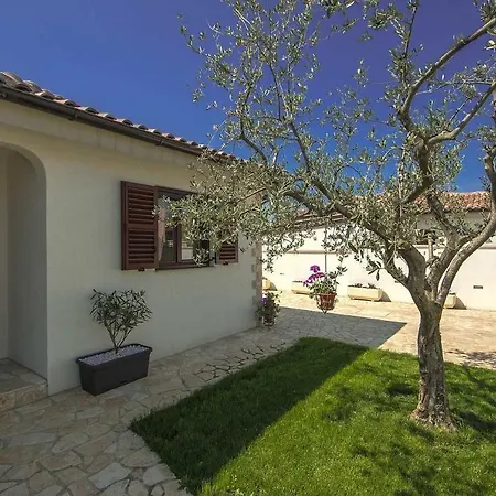 Nyaraló Adry Kaštel
